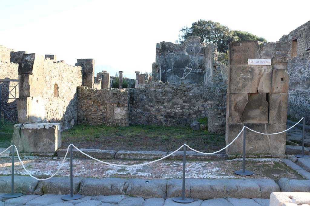 VIII 5 1 Pompeii December 2018 Entrance Doorway On South Side Of Via